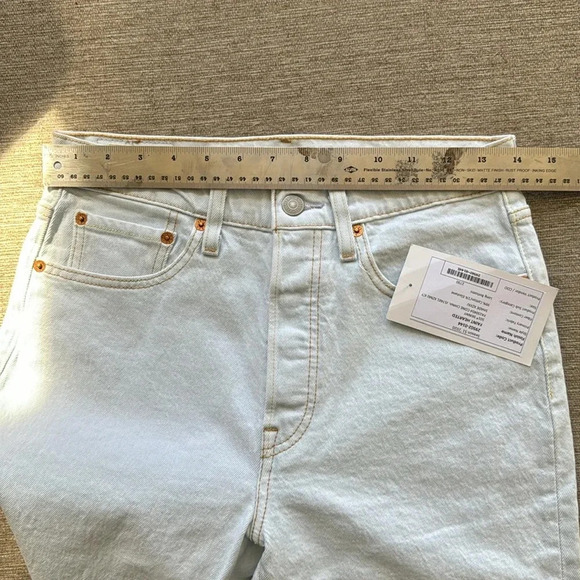 Levi’s 501 womens called faint hearted from sample sale NWT size 27 x 30 raw hem - Picture 15 of 16